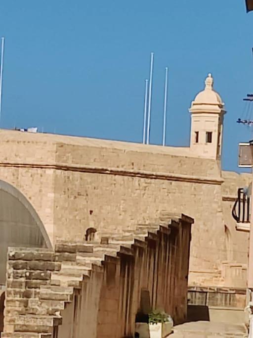 Deck 3 Savynomad Harbour Residences Wow Views Cospicua Exterior photo